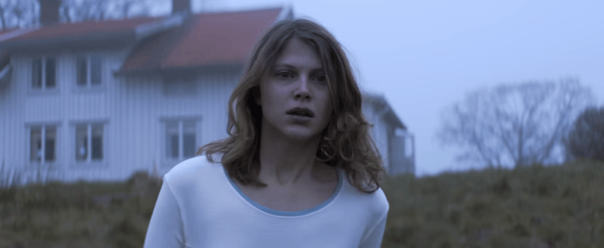 De norske anmeldere er allerede faldet ned af biografstolene over Joachim Triers nye film ‘Thelma’